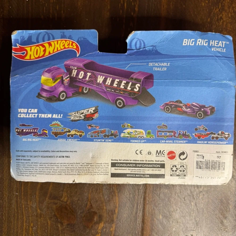 Hot Wheels Team Big Rig Heat Toy Set 70 Dodge Hemi Challenger, & Purple Passion